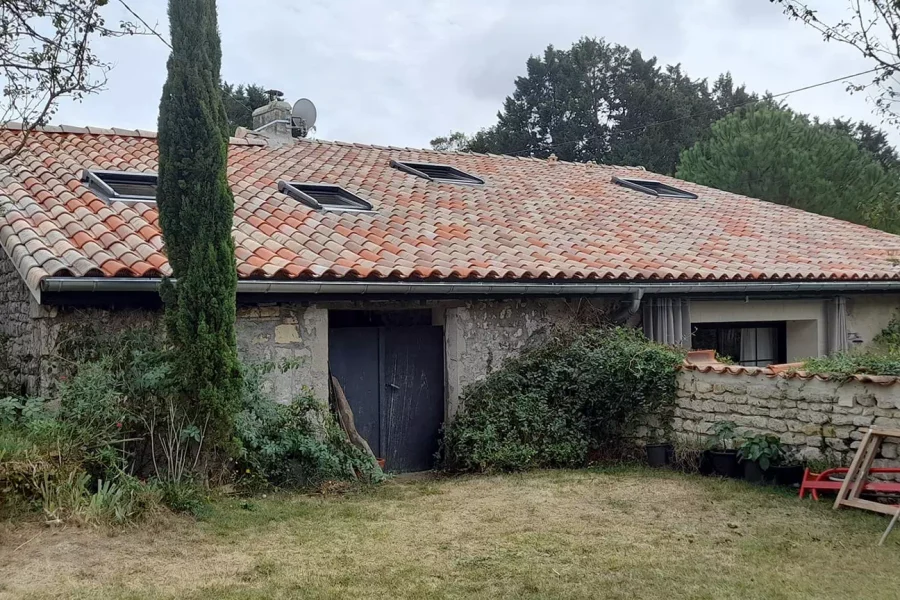 Réalisation d'une pose de Velux à Champagnac par Sébastien Menentaud, couvreur à Champagnac