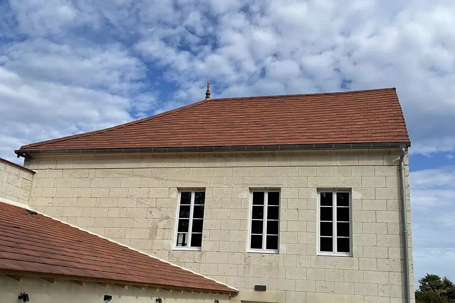 Réalisation d'une couverture en tuiles à Champagnac par Sébastien Menentaud, couvreur à Champagnac